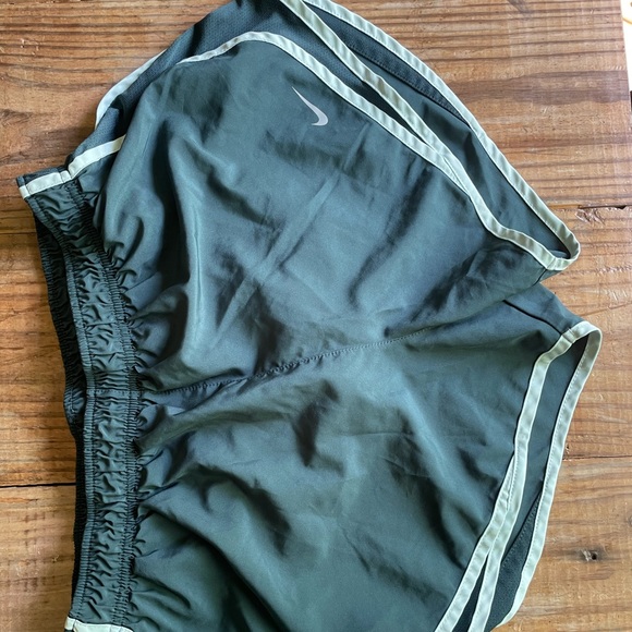 Nike Tempo Teal Green Running Short - Picture 2 of 3